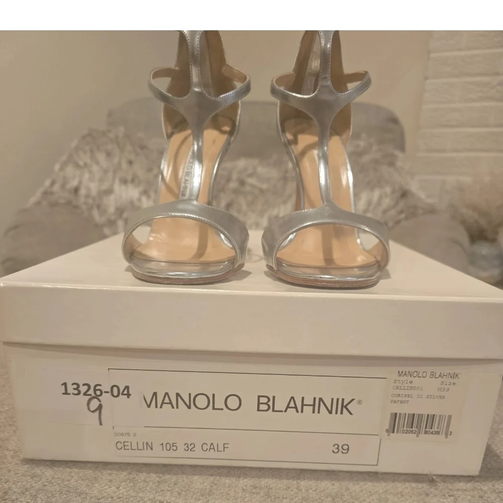 Manolo Blahnik Metallic Silver Heels - Picture 1 of 7